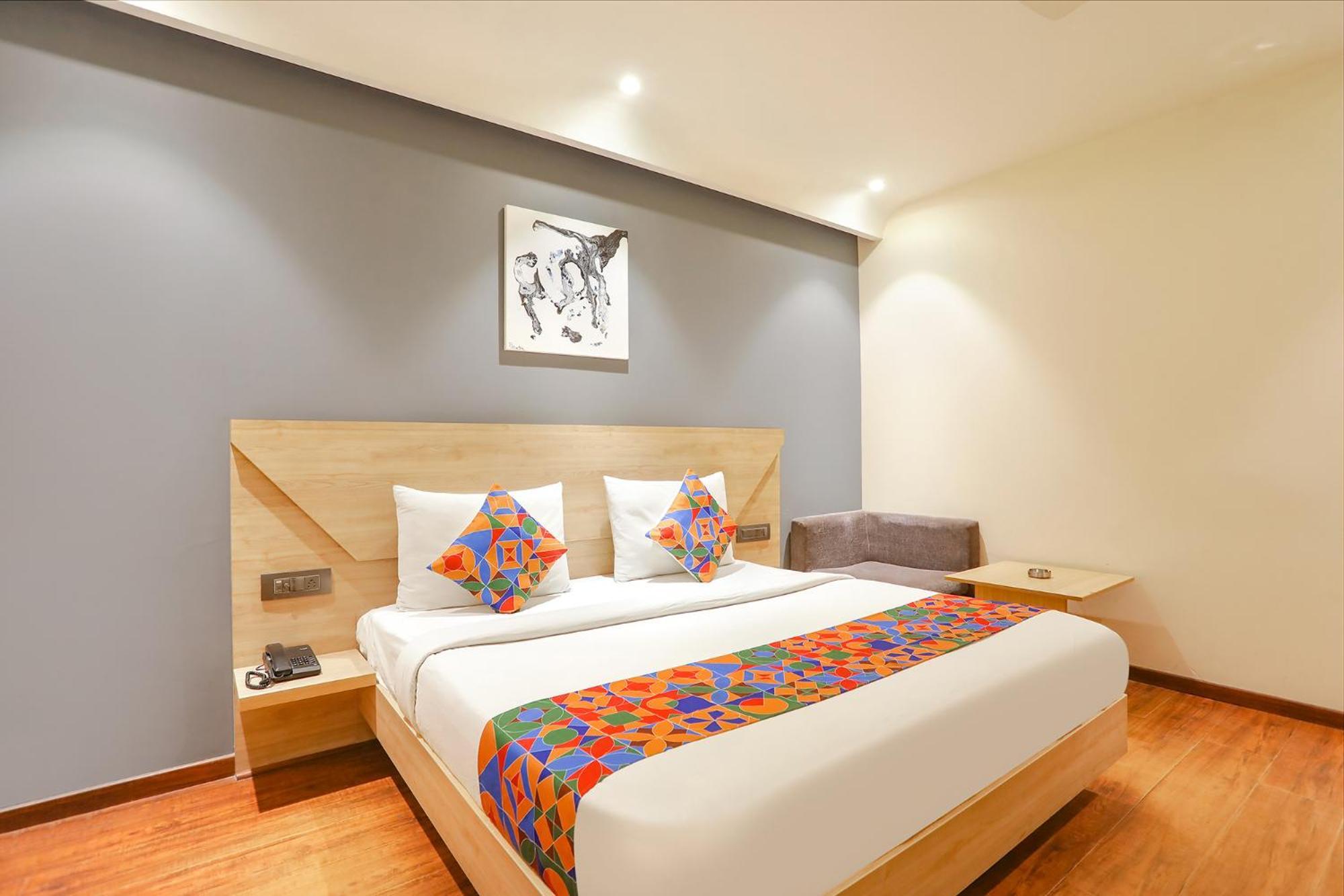 Fabhotel Jhs Studio Gurgáon Kültér fotó