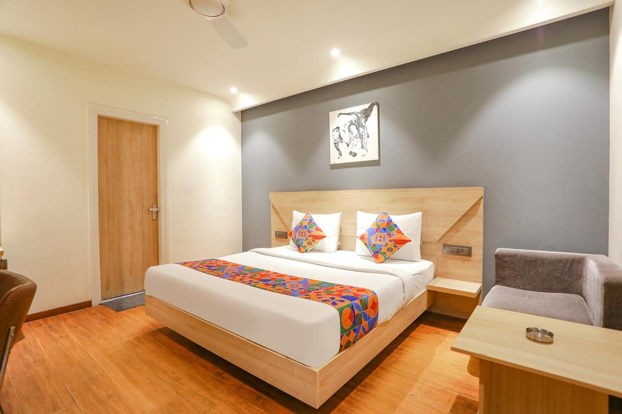 Fabhotel Jhs Studio Gurgáon Kültér fotó