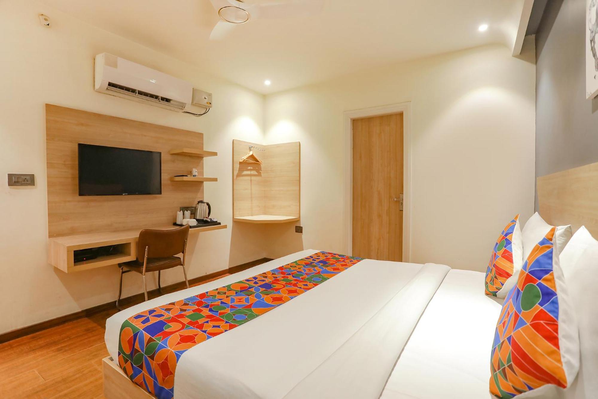Fabhotel Jhs Studio Gurgáon Kültér fotó