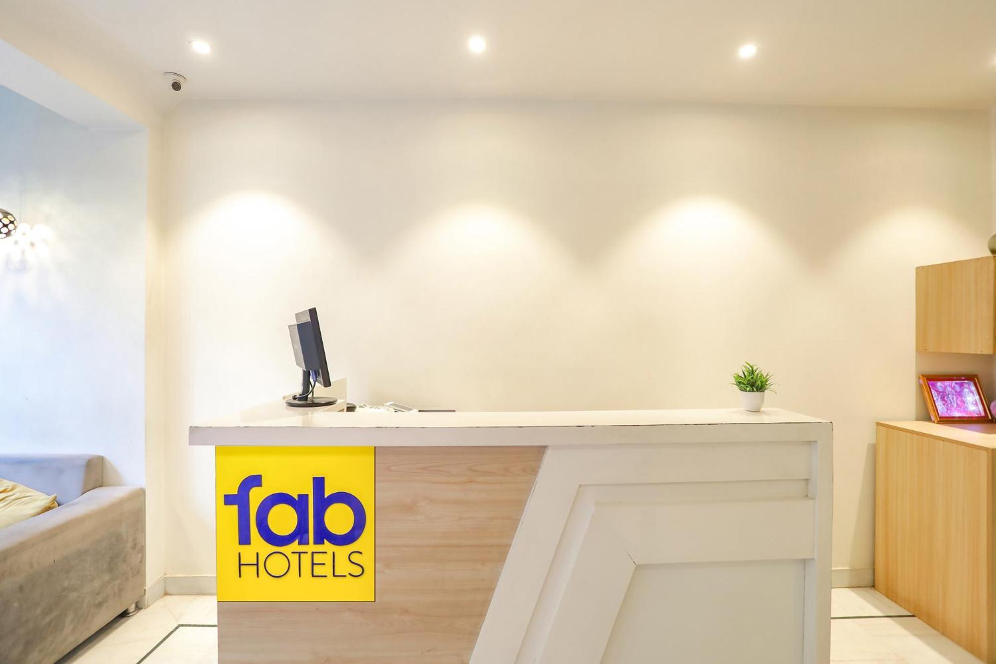 Fabhotel Jhs Studio Gurgáon Kültér fotó