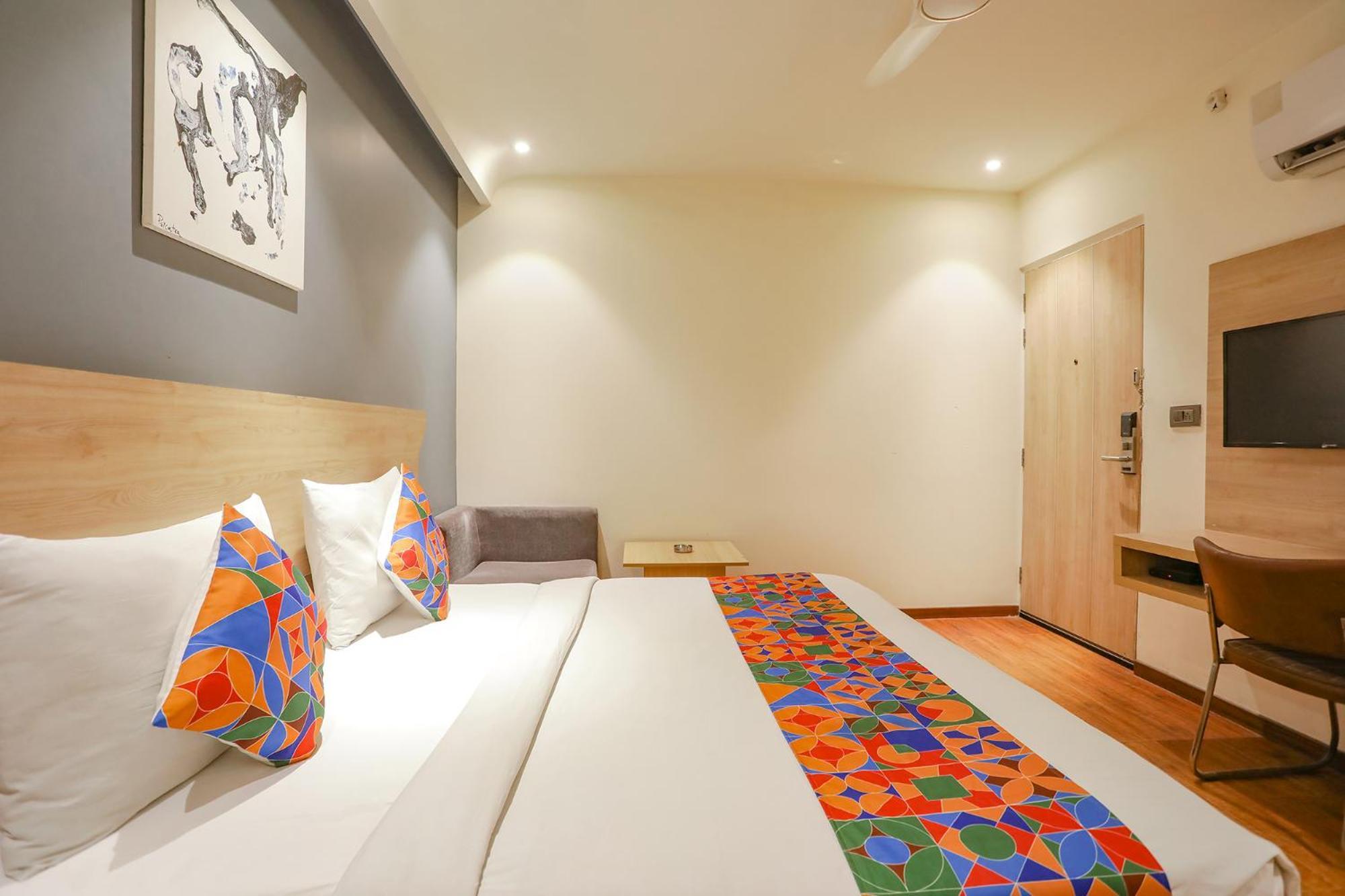 Fabhotel Jhs Studio Gurgáon Kültér fotó